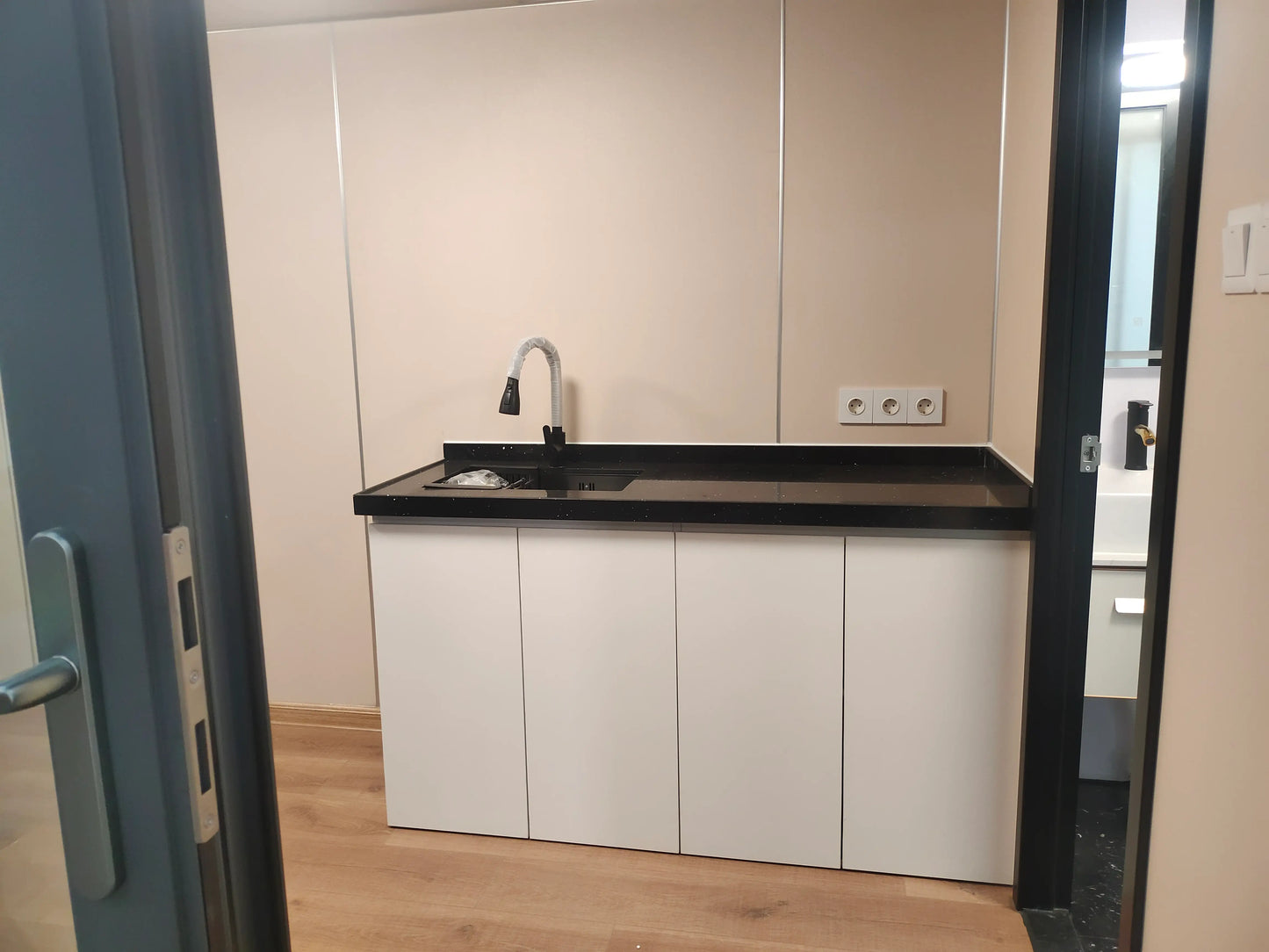 WalkMax Mobile Capsule Home Space Capsule House - 1 Bedroom, Full Bathroom, Kitchen & Living Area