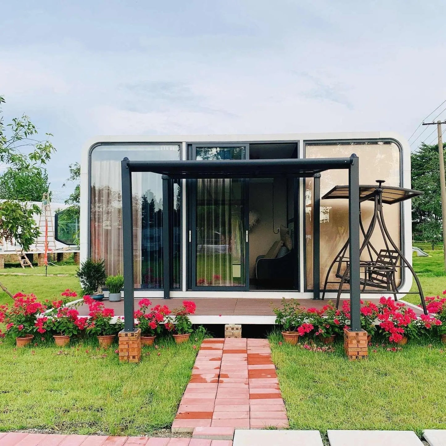 WalkMax Mobile Capsule Home Space Capsule House - 1 Bedroom, Full Bathroom, Kitchen & Living Area