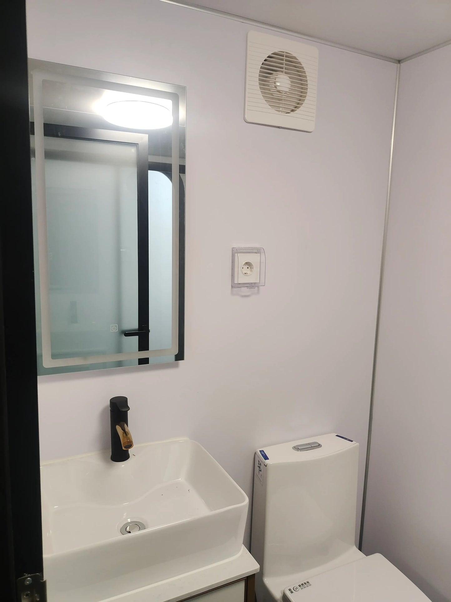 WalkMax Mobile Capsule Home Space Capsule House - 1 Bedroom, Full Bathroom, Kitchen & Living Area
